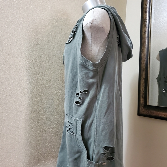 Uniquely Lorna Jane Distressed Sleeveless Vest - Picture 8 of 14
